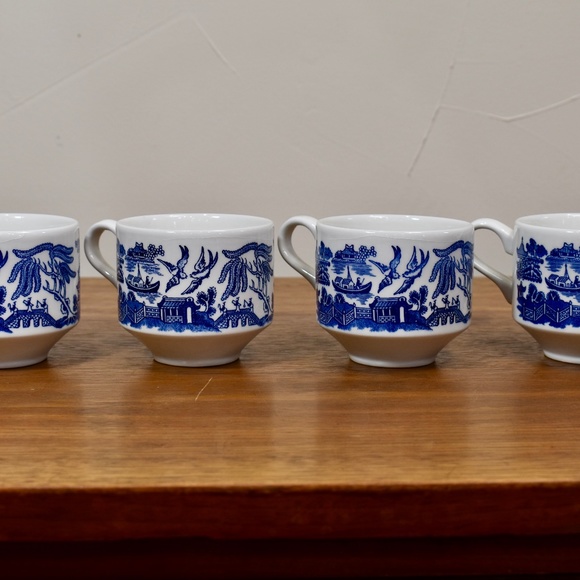 Vintage Large Flat Cup Blue Willow (Georgian Shape) by CHURCHILL Set of 4 - Picture 5 of 7
